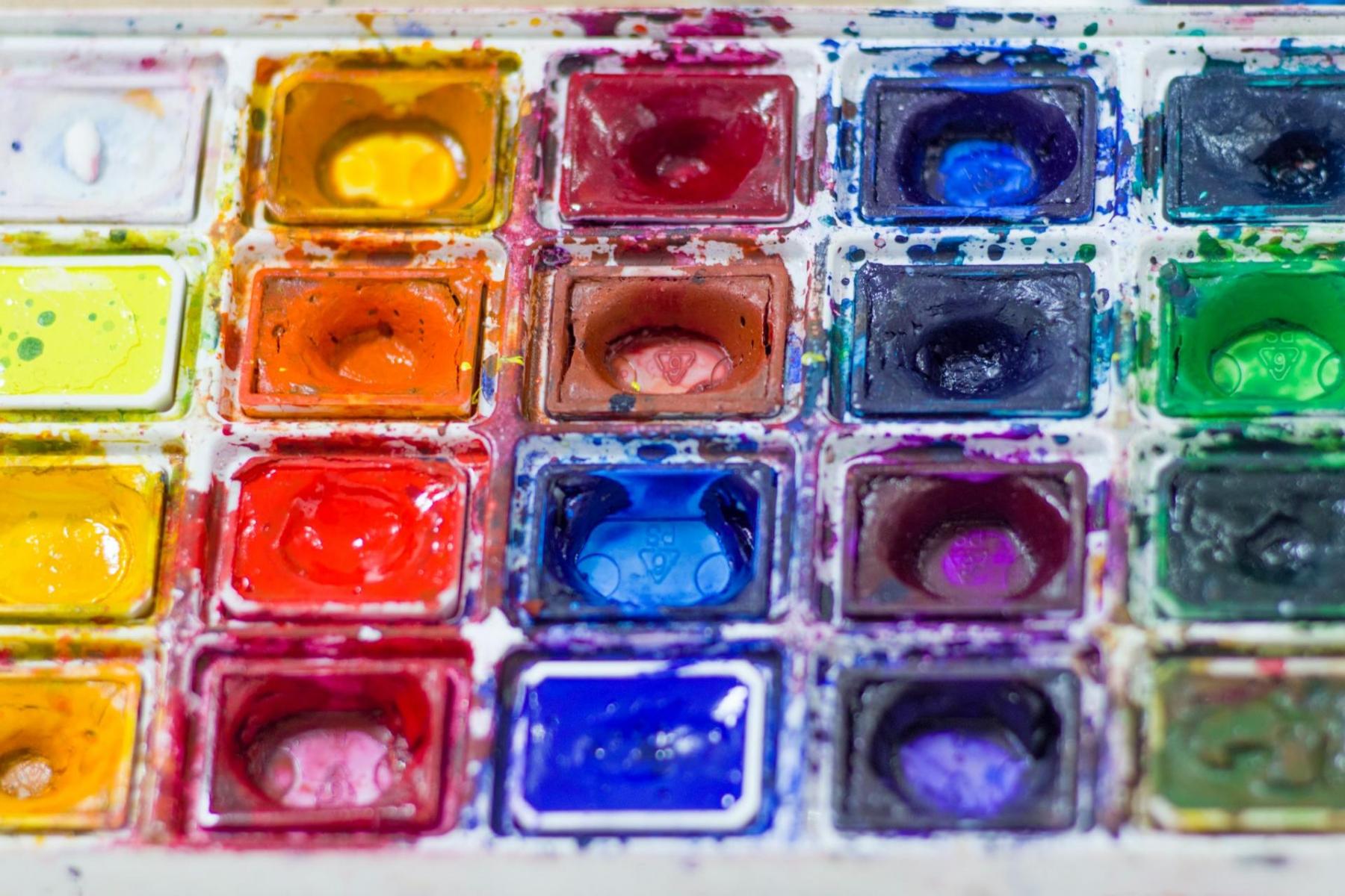 DYE AND PAINT MIXING PALETTE